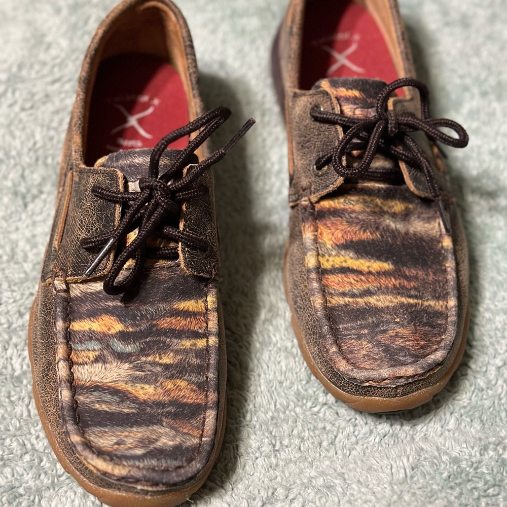 Tiger print twisted x mocks